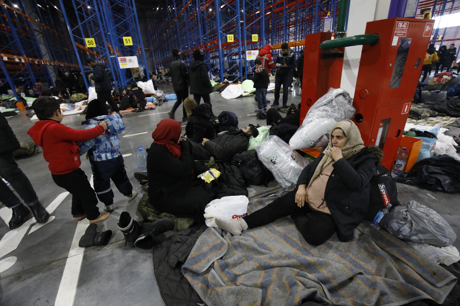 Belarus’un Polonya sınırındaki göçmenler kampı boşalttı