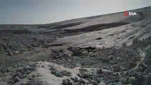 İzlanda’daki Breidamerkurjökull buzulu hızla eriyor