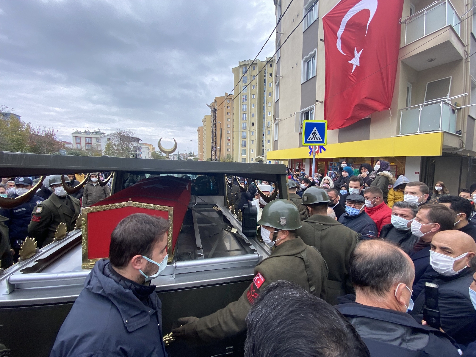 Gözü Yaşlı Eşin Şehidine Vedası Yürekleri Dağladı