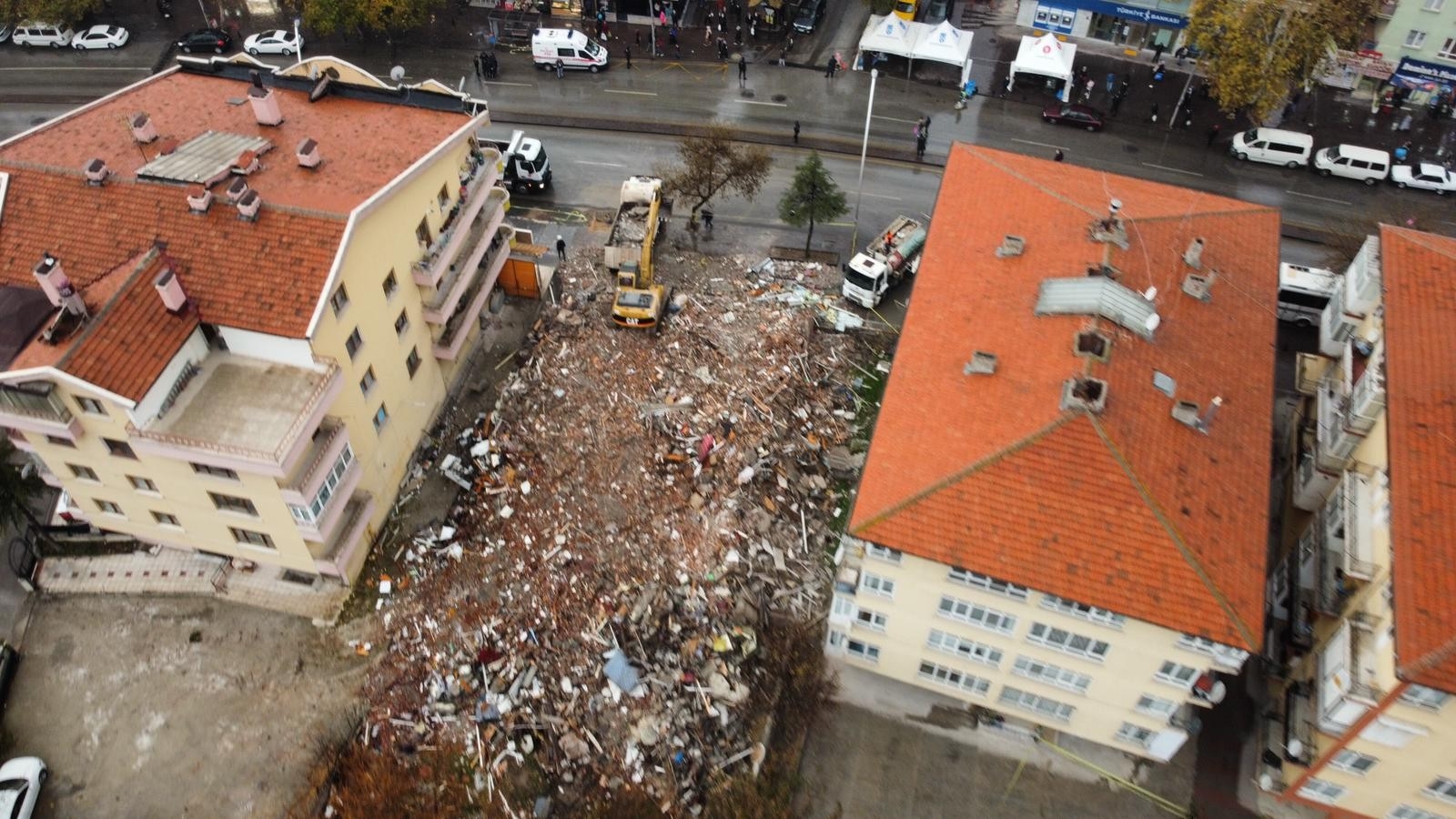 Başkent’te patlamanın yaşandığı binanın yıkım işlemleri tamamlandı