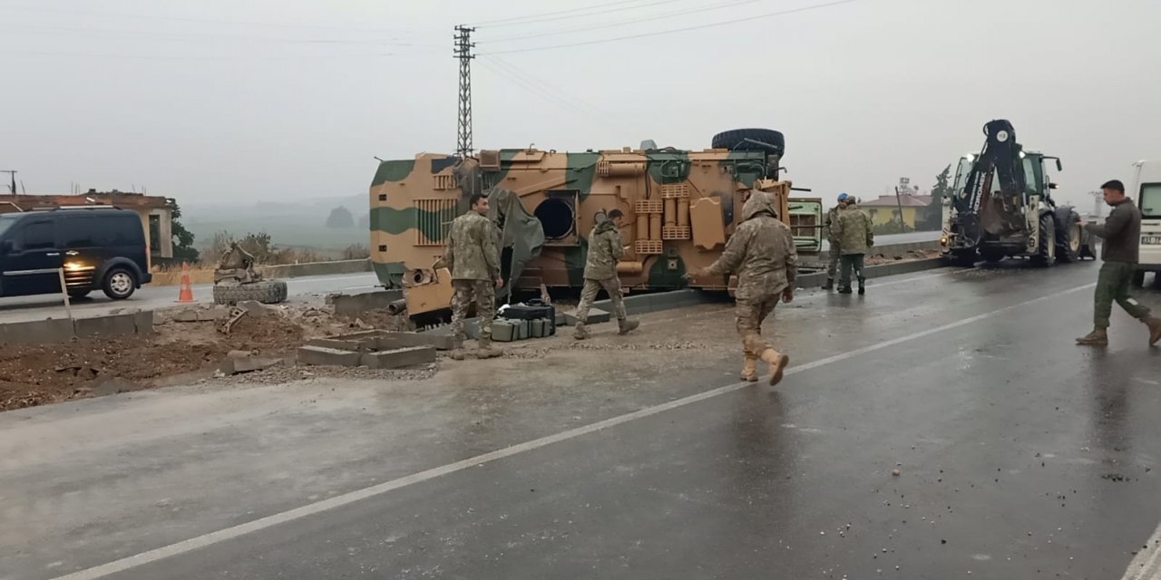 Zırhlı askeri araç devrildi: 3 asker yaralı