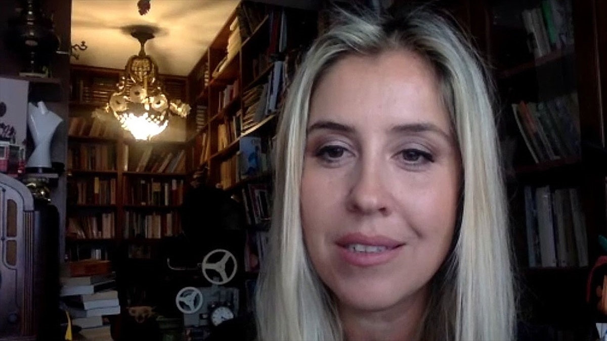 Yazar Ece Erdoğuş Levi, Mısırlı Öğrencilere Türkçeyi Edebiyatla Sevdiriyor