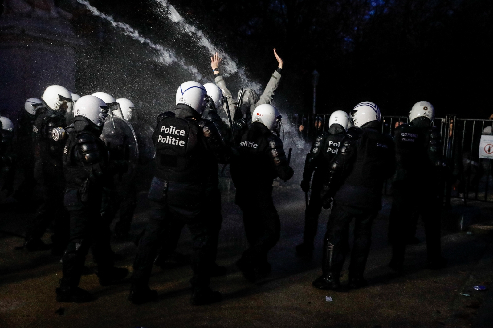 Belçika’da binlerce kişi Covid-19 kısıtlamalarını protesto etti