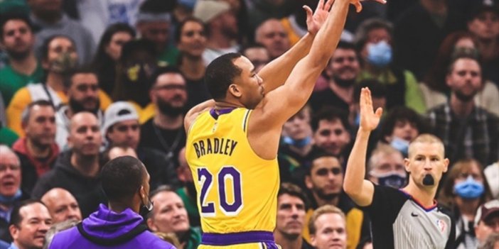 Nba'de Lakers, Lebron'un Oyundan Atıldığı Pistons Maçını Kazandı