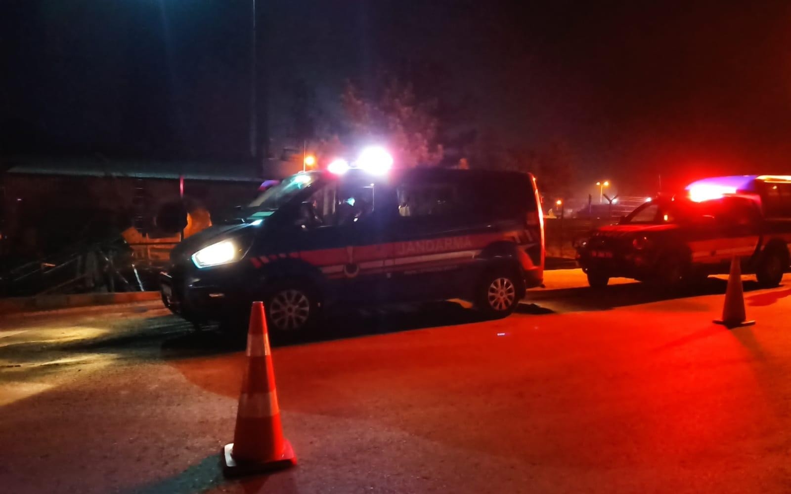 Tartıştığı kadını bıçakladı