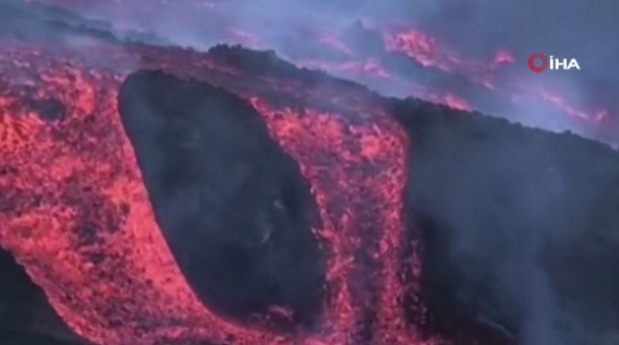 Lavların denize ulaştığı La Palma’da sokağa çıkma yasağı