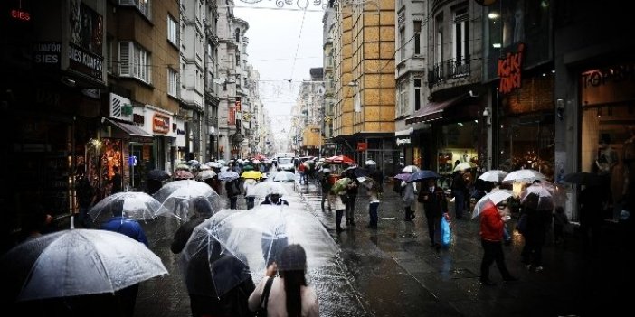 İstanbul’da beklenen yağmur başladı
