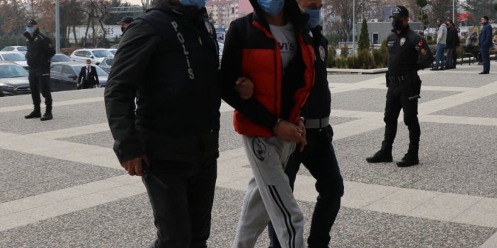 Tüfekle otomobil gasp eden gençten gazetecilere: "Çekin, benim gibi yıldız bulamazsınız"