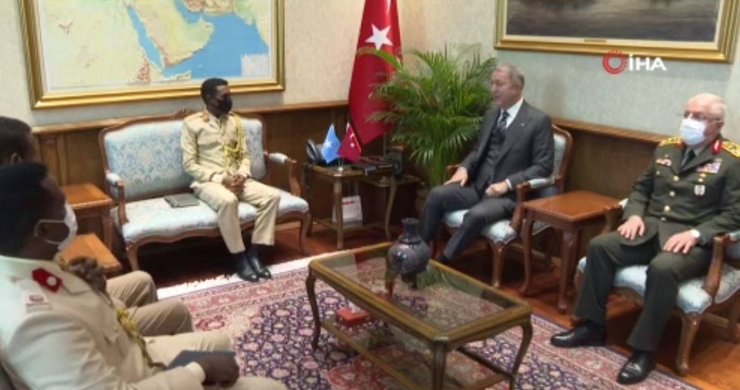 Milli Savunma Bakanı Akar, Somali Genelkurmay Başkanı Odawa Yusuf Rage’yi kabul etti