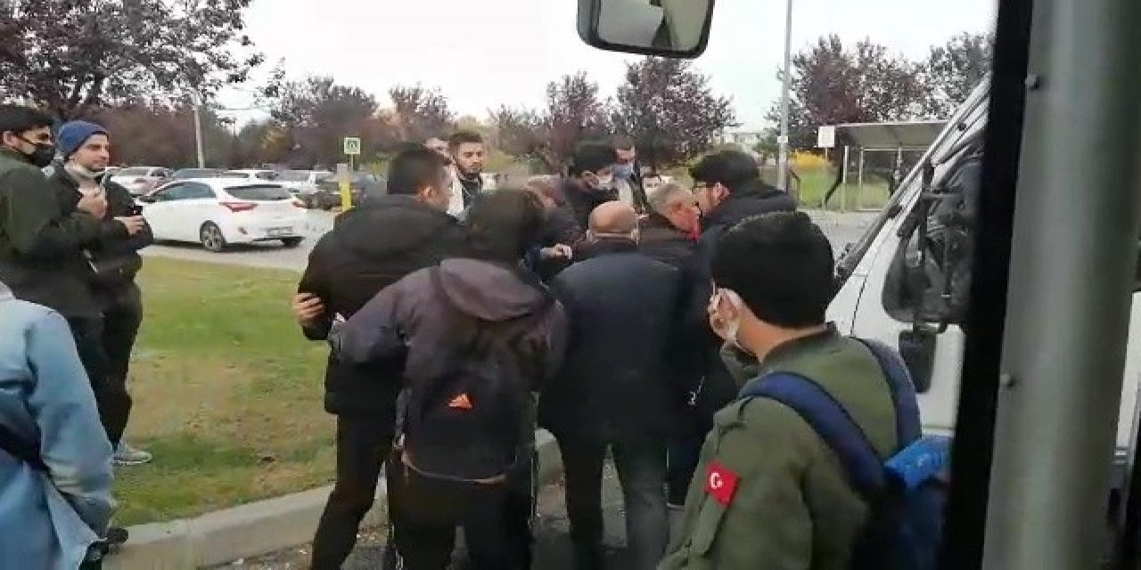 Yolda kamyonet terörü: Ring otobüsündeki 10’larca öğrencinin hayatını tehlikeye attı