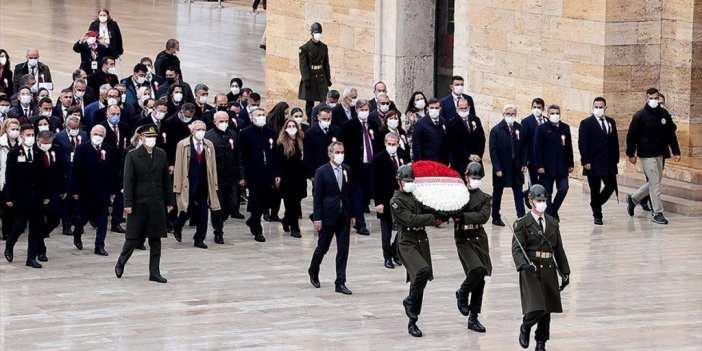 Milli Eğitim Bakanı Özer, Öğretmenlerle Anıtkabir'i Ziyaret Etti