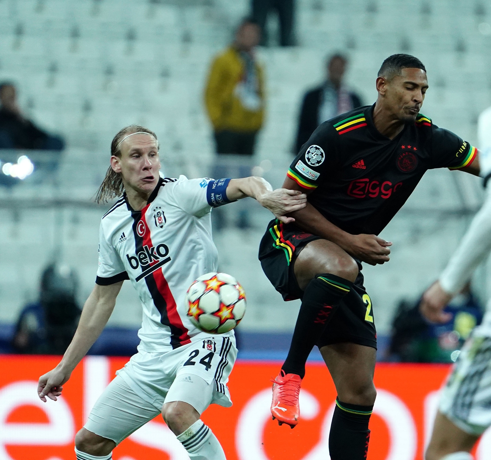 UEFA Şampiyonlar Ligi: Beşiktaş: 1 - Ajax: 2 (Maç sonucu)