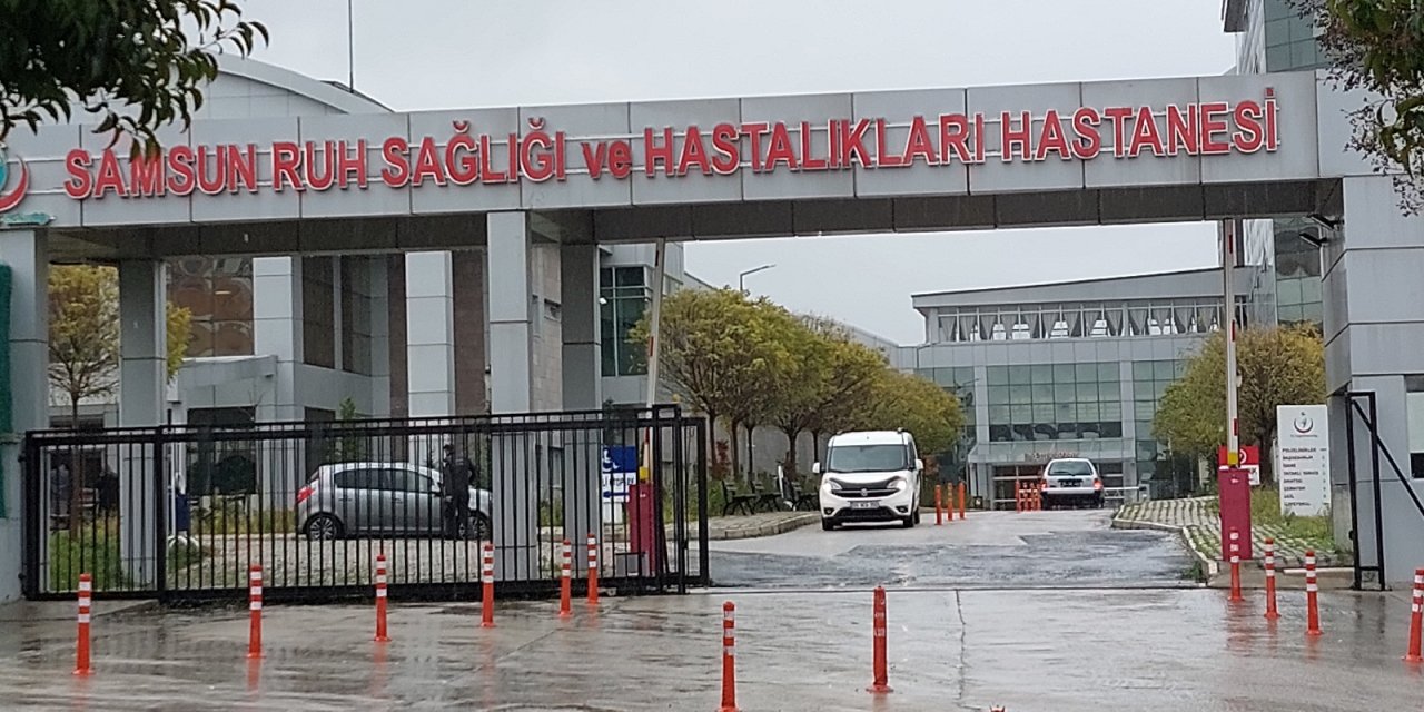 Hastanede kapı koluna kendini iple astı