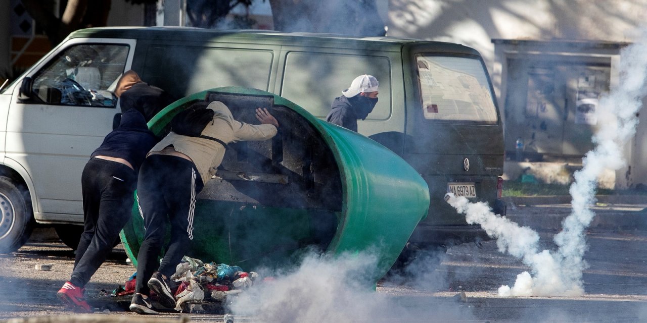 İspanya’daki metal işçileri protestoları 2. haftasında şiddetlenerek devam ediyor