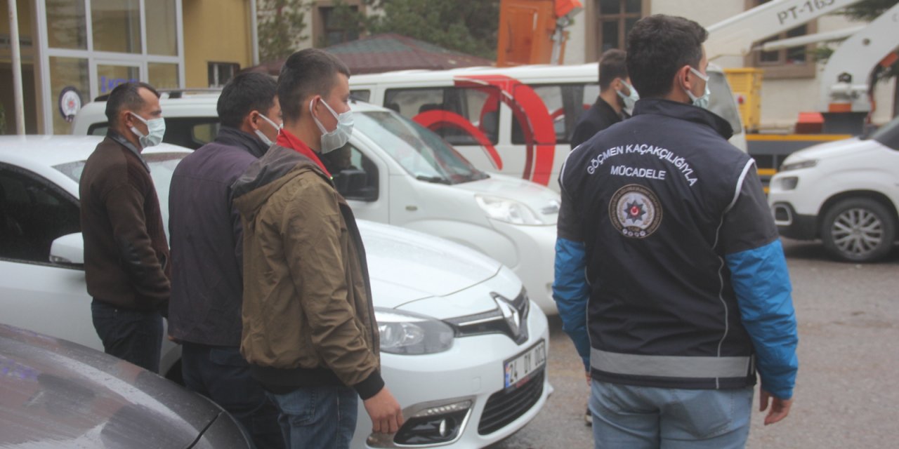 Erzincan’da 8 kaçak göçmen yakalandı