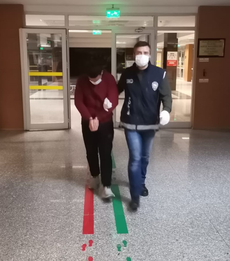 Kocaeli’de araç içerisinde 18 kaçak göçmen yakalandı