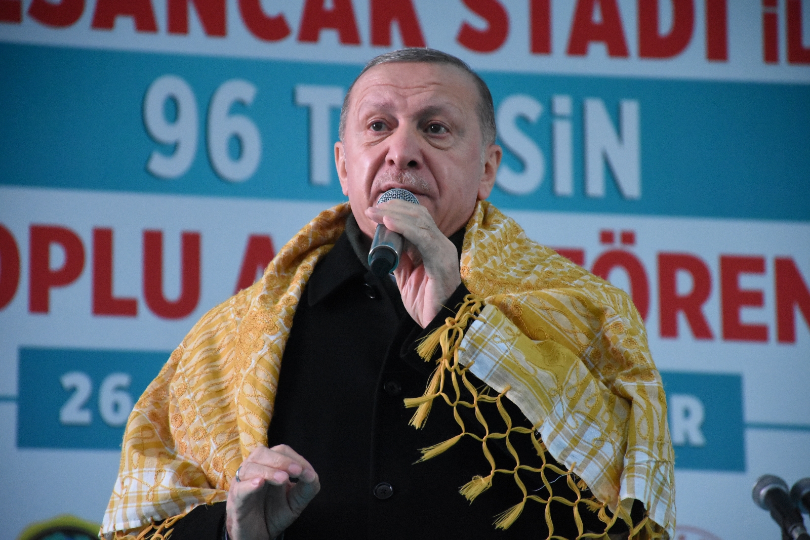 "Bu faizler düşecek, düşecek! Biz yüksek faize halkımızı da çiftçimizi de ezdirmeyeceğiz”