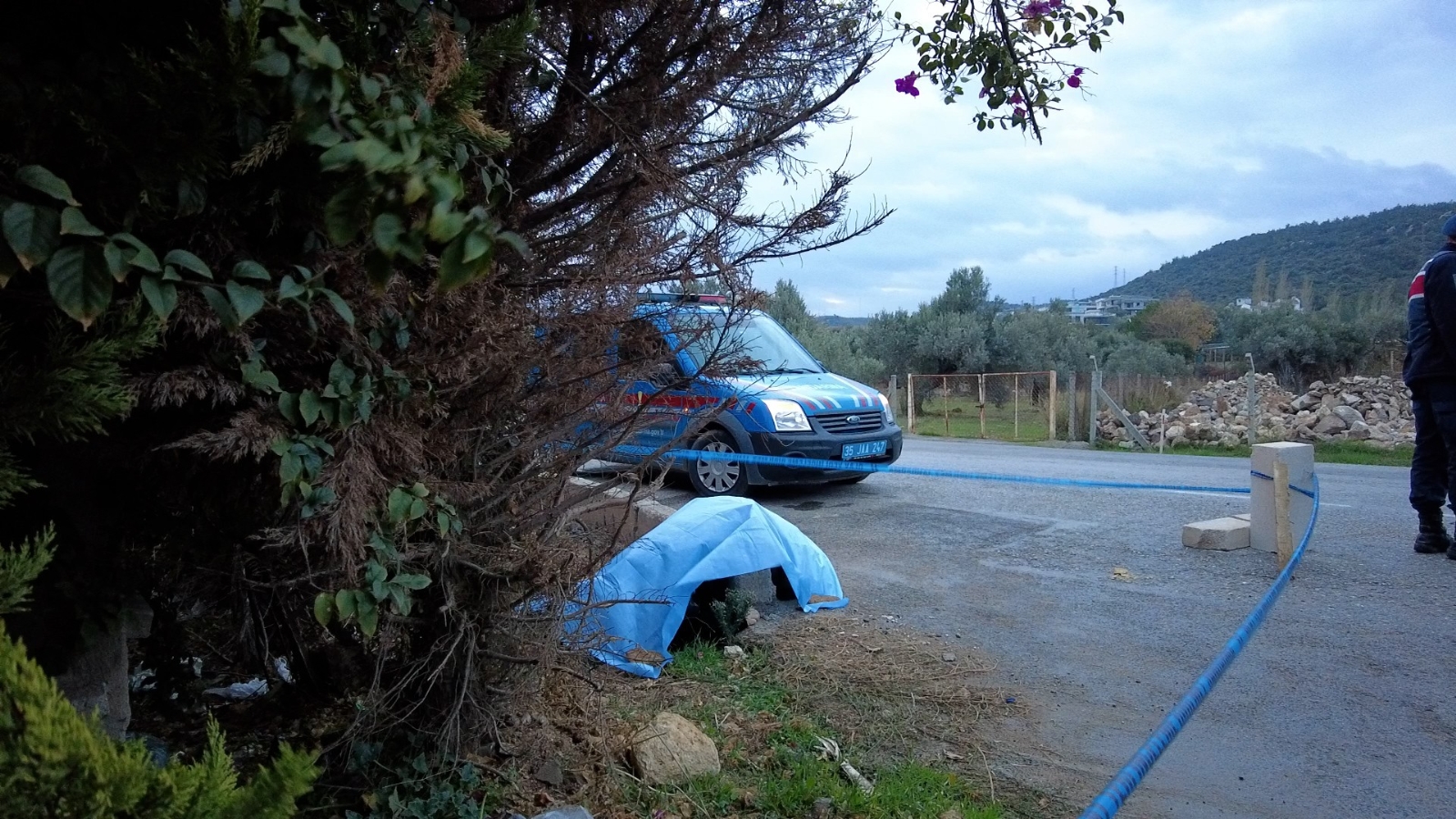 Namaz çıkışı yol kenarında ölü bulundu