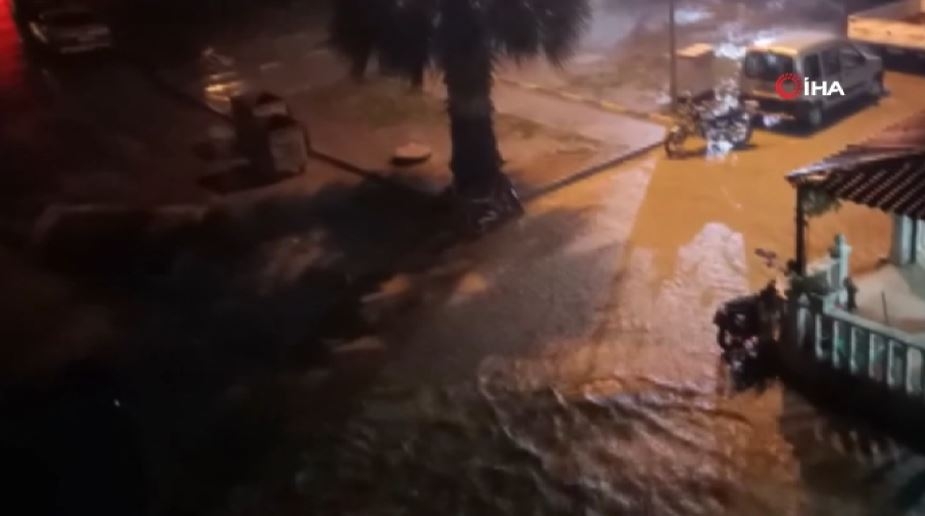 Seferihisar’da fırtına etkili oldu