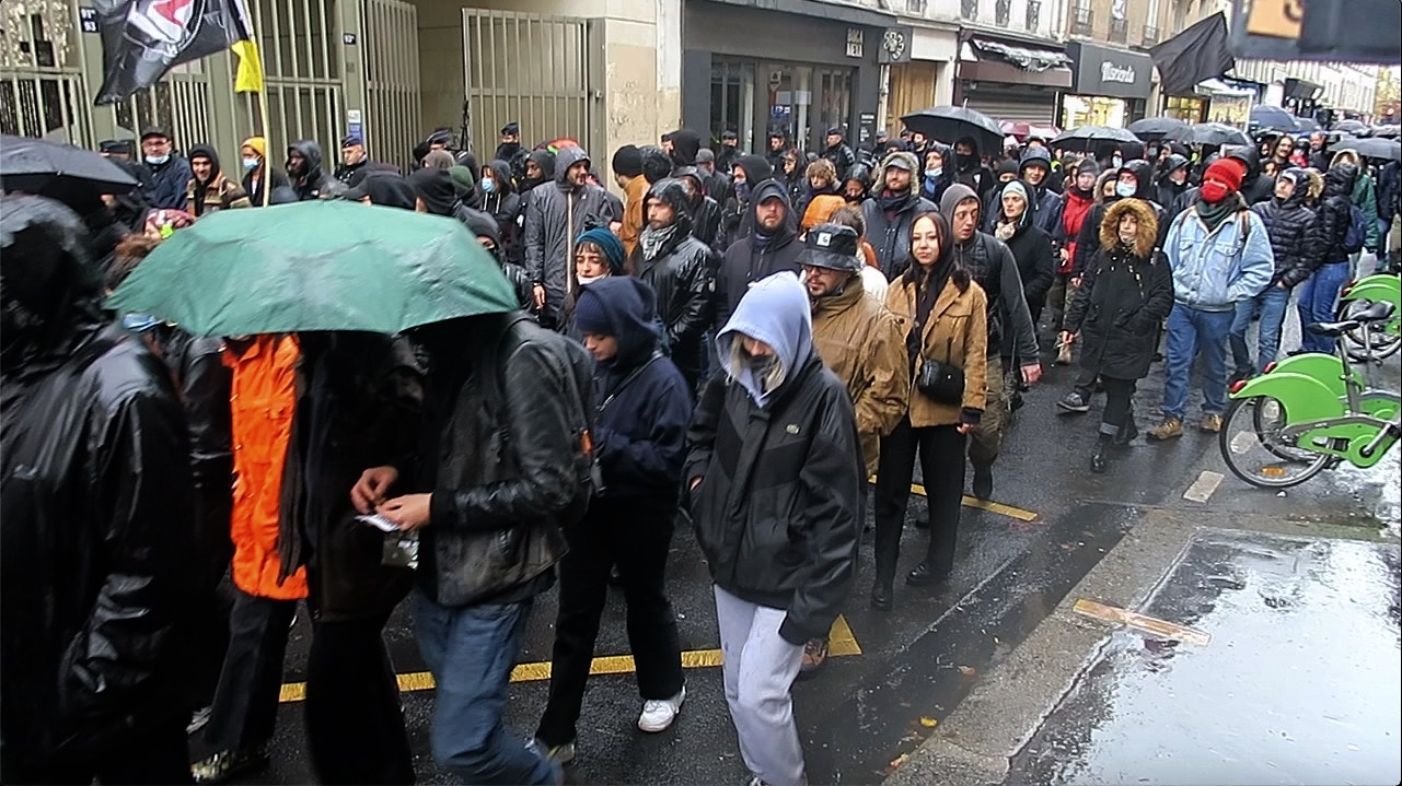 Paris’te Faşizm ve İslamofobi Karşıtı Yürüyüş Düzenlendi