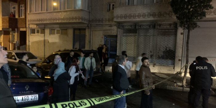 Bağcılar’da 5 katlı binanın çatısında korkutan yangın