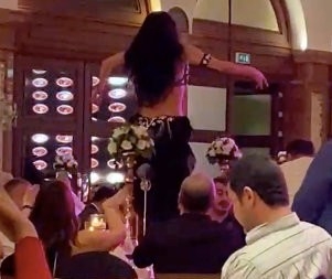 Züccaciyeciler Derneği’nin dansözlü toplantısı