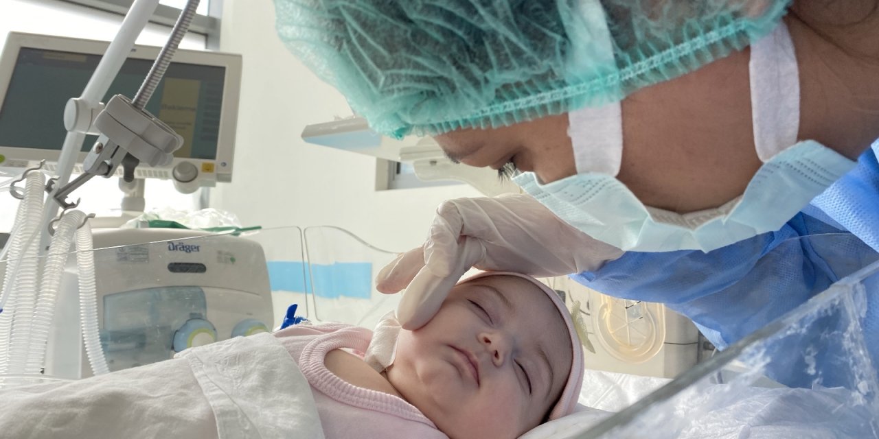 2 aylık Ecrin bebeğe hayat veren “kalp” ameliyatı