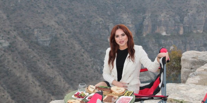 Dubai’de yaşayan sunucu doğa harikası manzarayı görmek için Siirt’e geldi