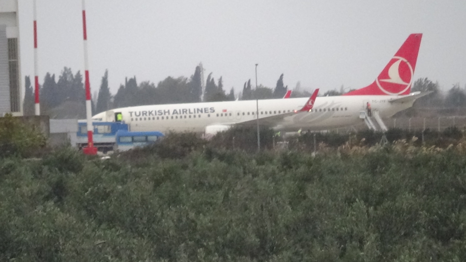 Lodos sebebiyle Diyarbakır-İstanbul seferini yapan THY’ye ait uçak Edremit’e yönlendirildi