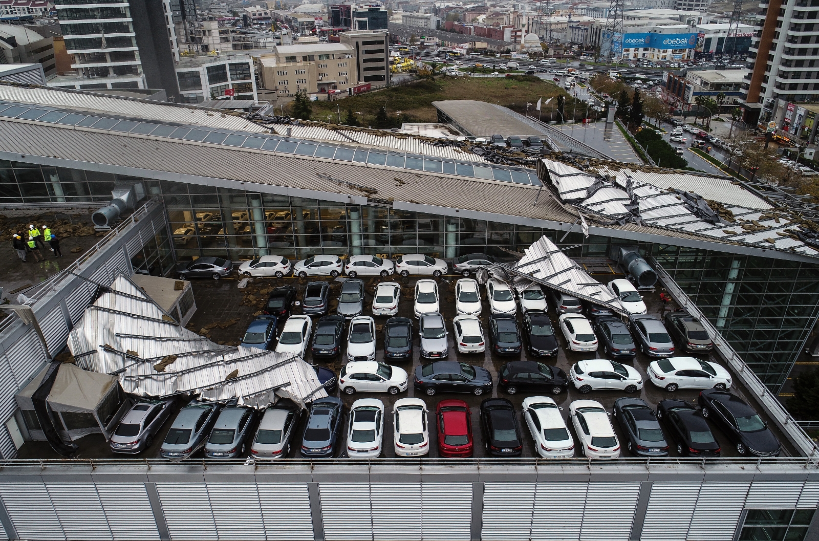 İstanbul’da şiddetli lodosun verdiği zarar drone ile görüntülendi