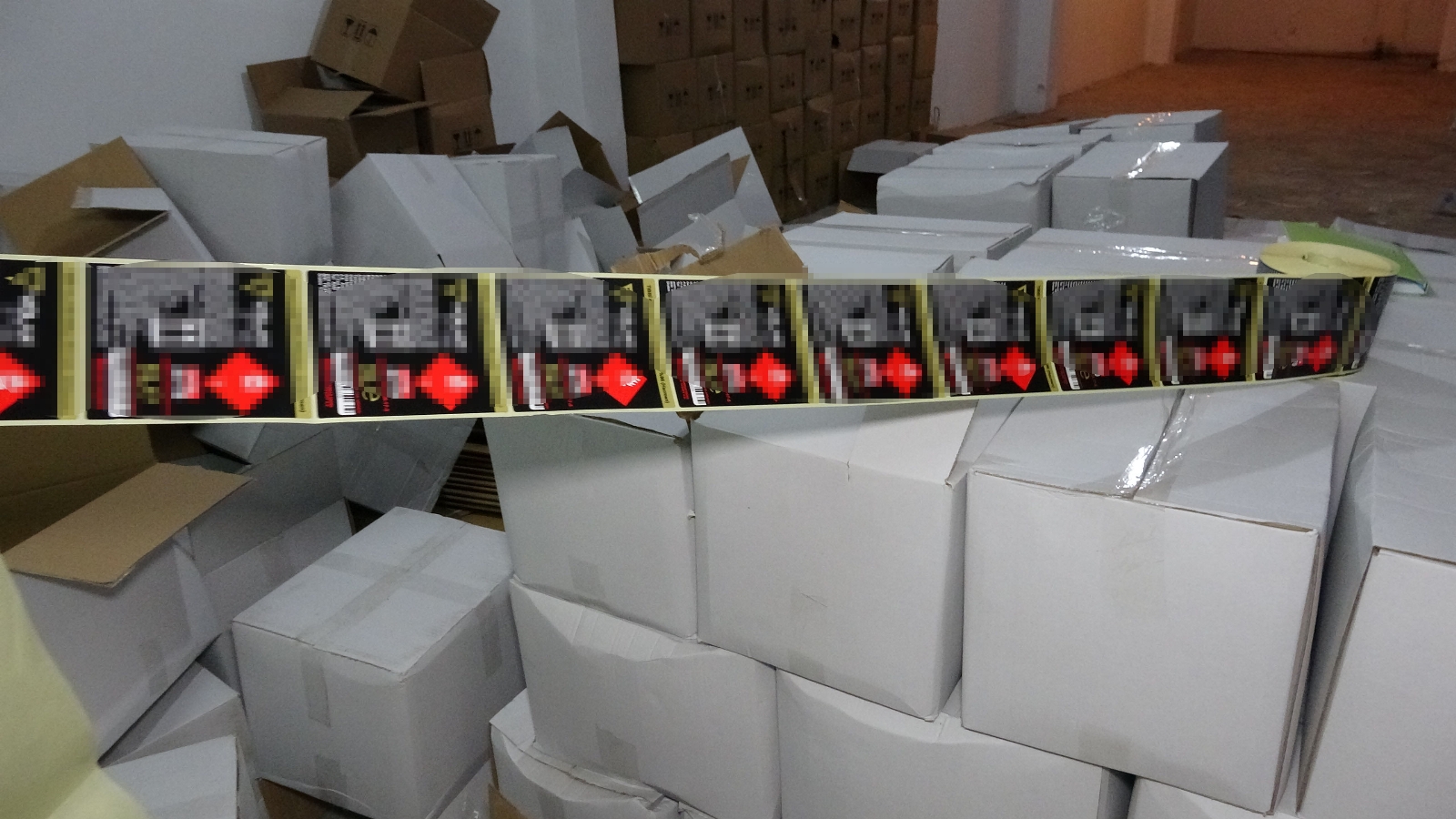 Pendik’te, piyasaya dezenfektan olarak sürülecek 5 ton sahte alkol ele geçirildi