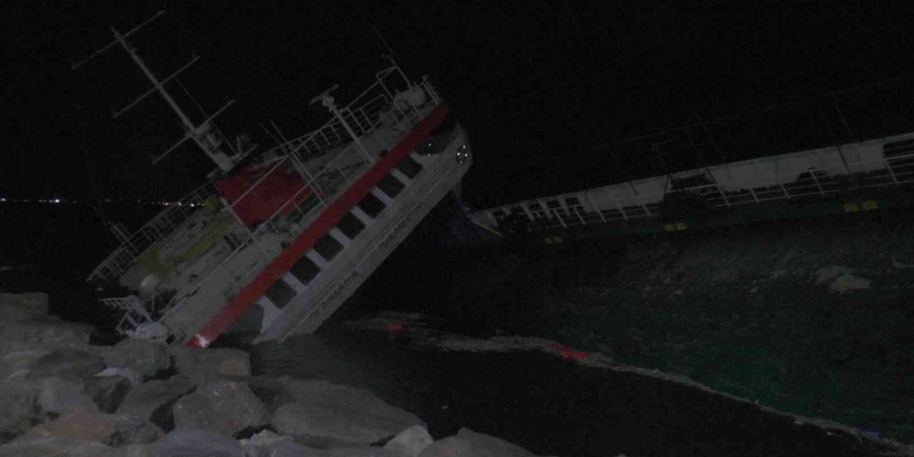 Maltepe’de lodos nedeniyle gemi battı