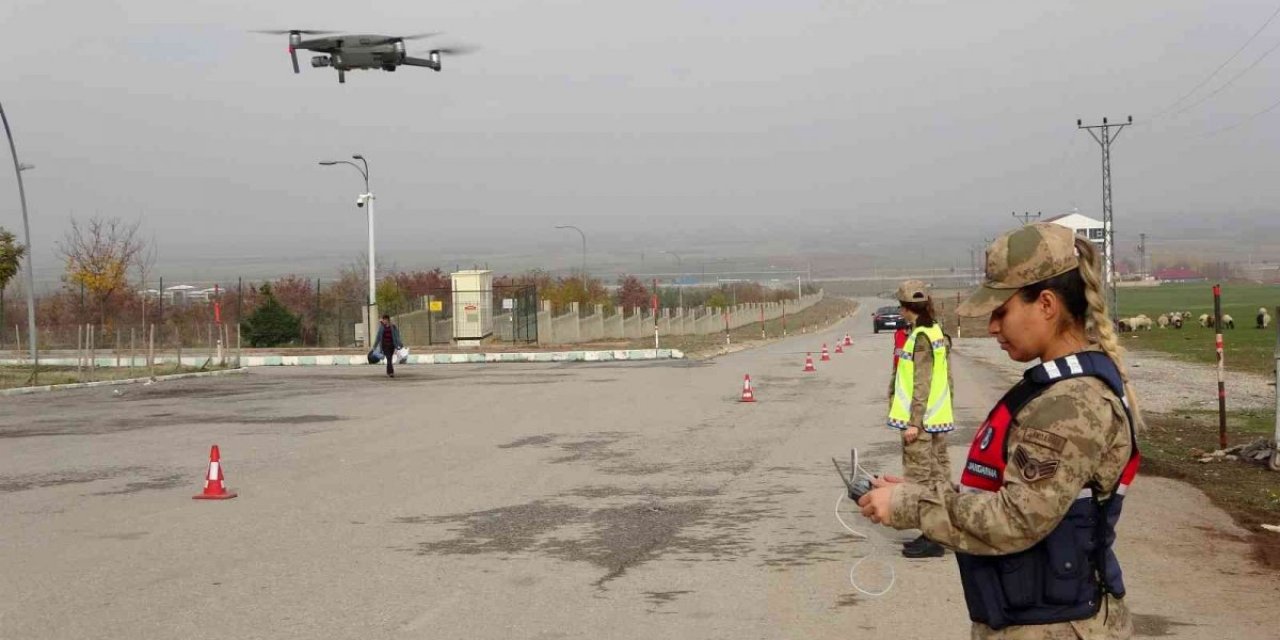 Muş’ta kadın komutanlar, üniversitede denetim yaptı