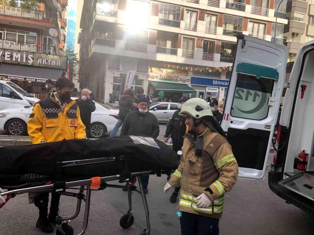 Yaya geçidinden geçerken beton mikserinin altında kalan kadın yaşamını yitirdi