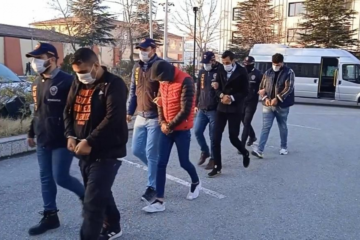 İddaa kuponu satma yalanıyla 451 bin TL'lik vurgun yaptılar