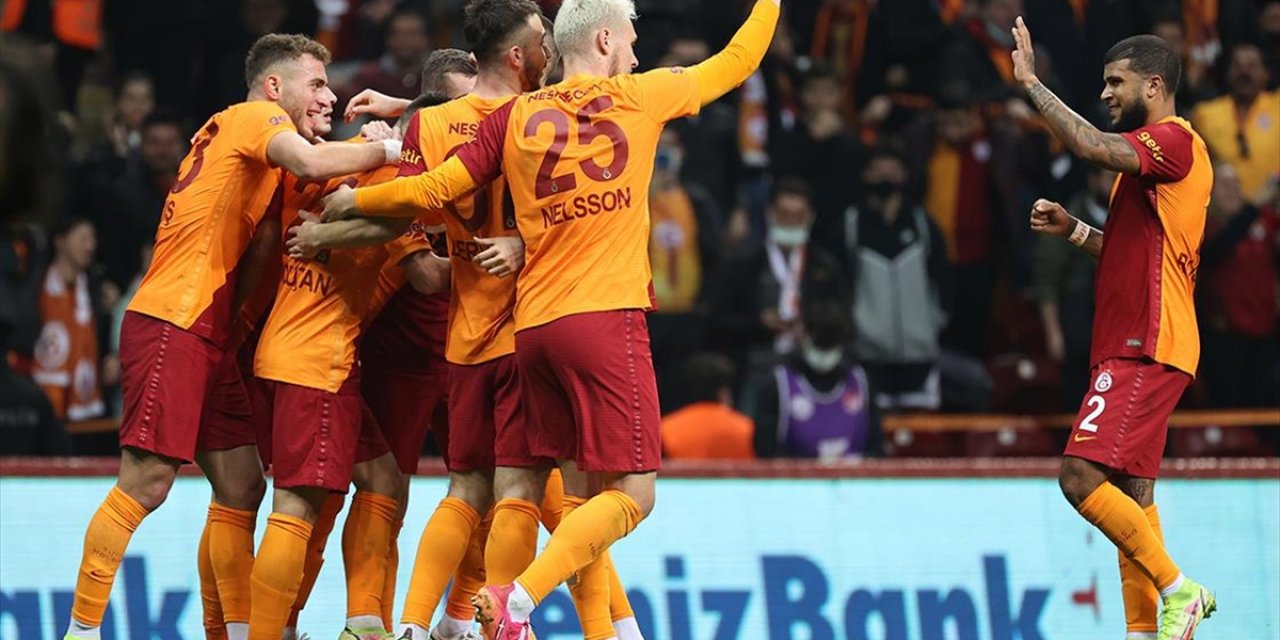 Galatasaray-altay Rekabetinde 83. Randevu