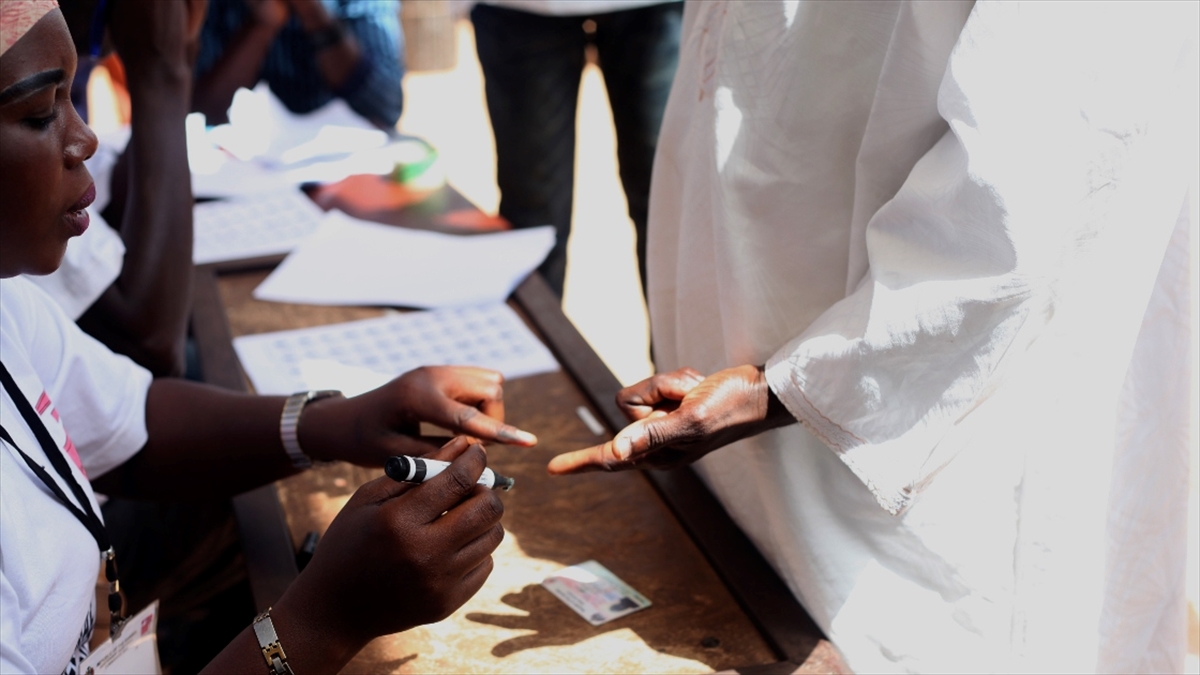 Gambiya Yarın Yeni Cumhurbaşkanını Seçecek