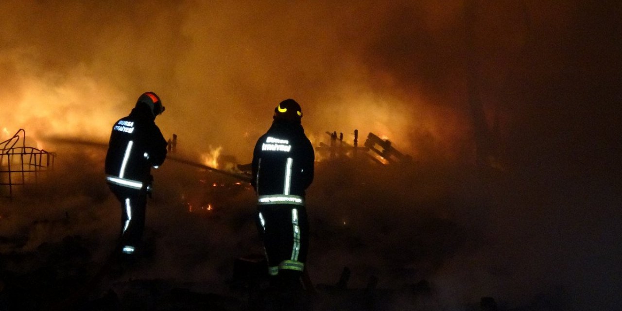 Bursa'da geri dönüşüm fabrikasında yangın