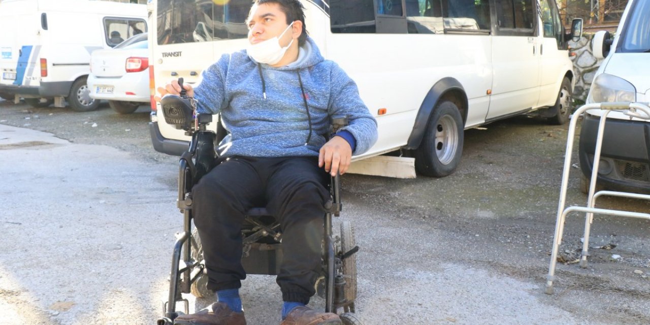 Zonguldak'taki yürüme engelli bir vatandaş 'tedavi olmak istiyorum' dedi