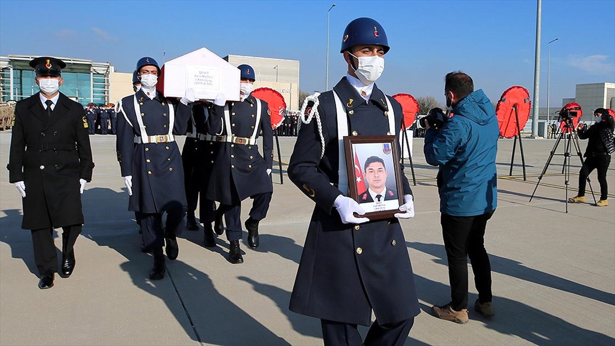 Tunceli'de Şehit Düşen Jandarma Astsubay Üstçavuş Mutlu'nun Cenazesi Defnedildi