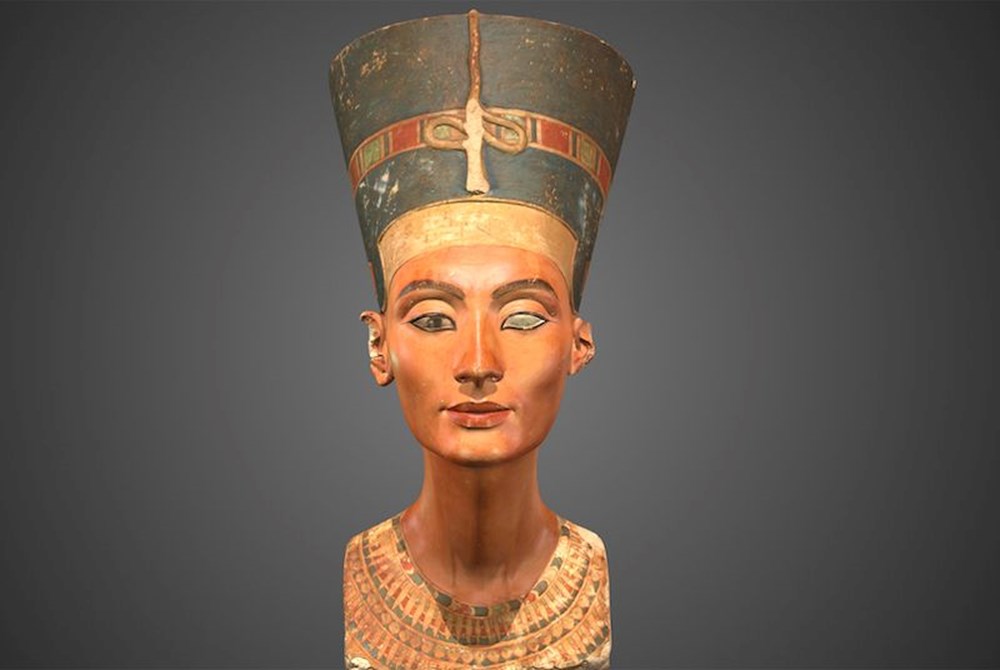 Güney Kıbrıs’ta Mısır Kraliçesi Nefertiti dönemine ait paha biçilemez altın hazine bulundu