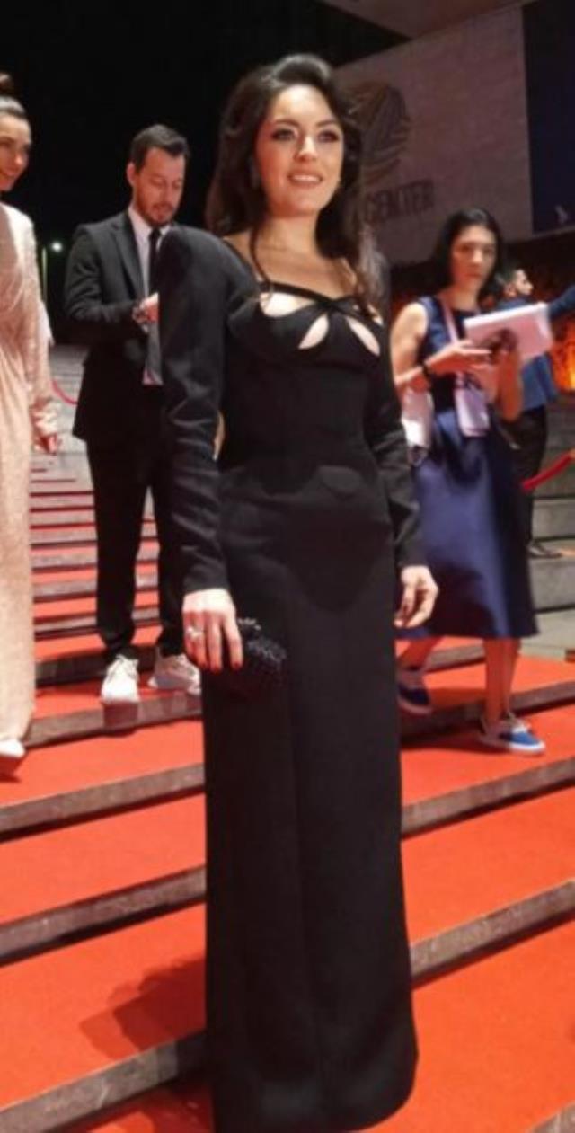 47. Altın Kelebek Ödülleri'nde şıklık yarışı! Ünlülerin kıyafetleri nefes kesti