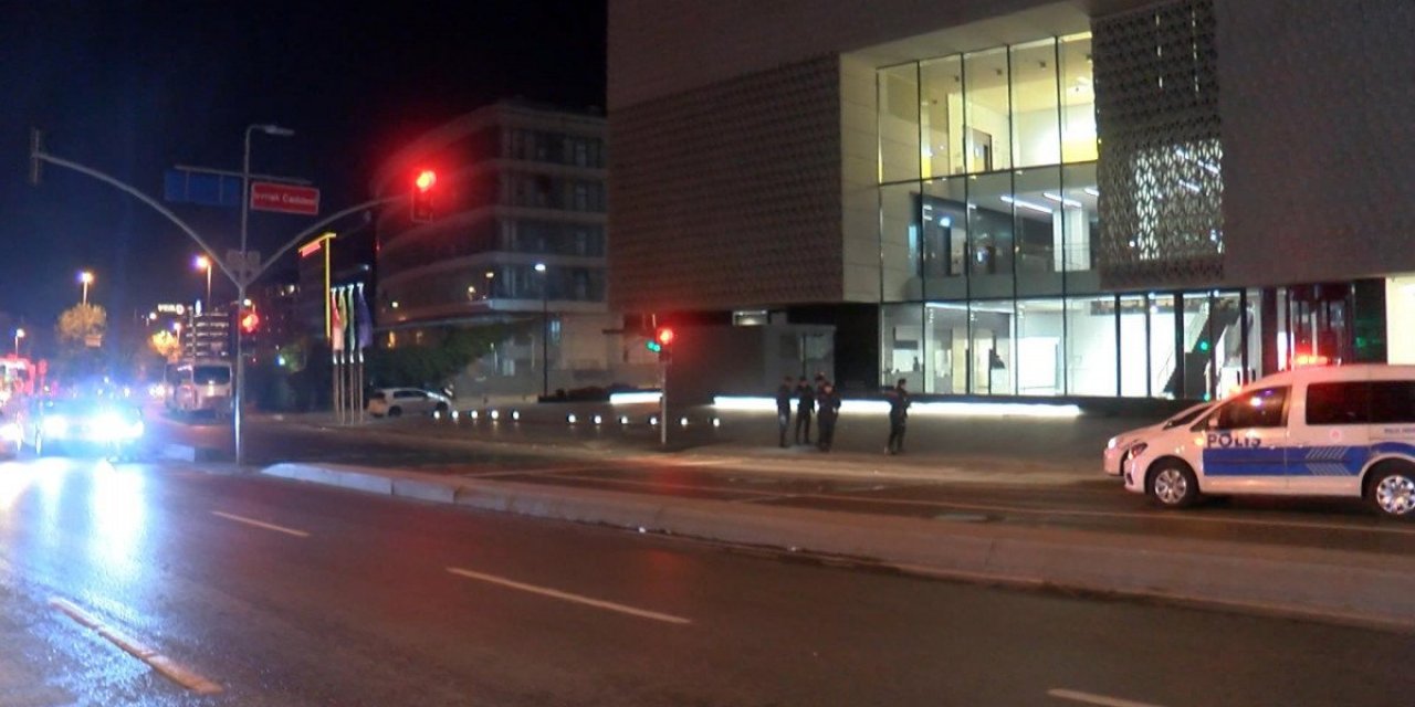 Beyoğlu'nda silahlı saldırı: 2 yaralı