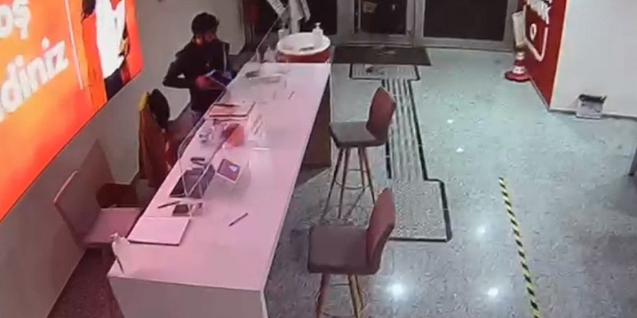 İzmir'de bankaya girip 4 tablet çaldı