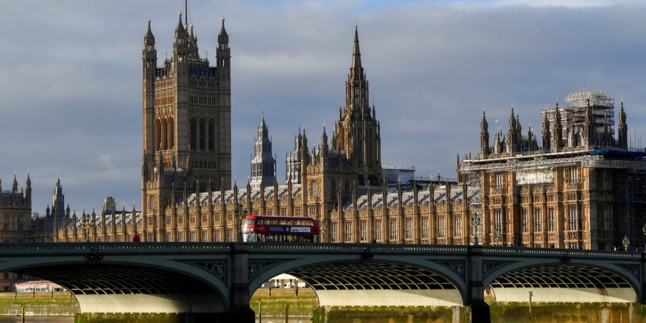 İngiltere parlamentosunda 12 tuvaletten 11’inde kokain izine rastlandı