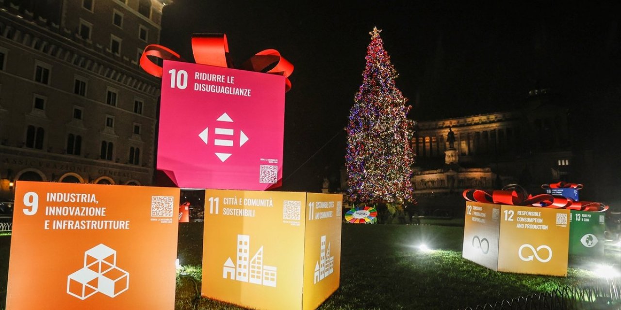 İtalya'nın başkenti Roma'da Noel hazırlıkları tamamlandı