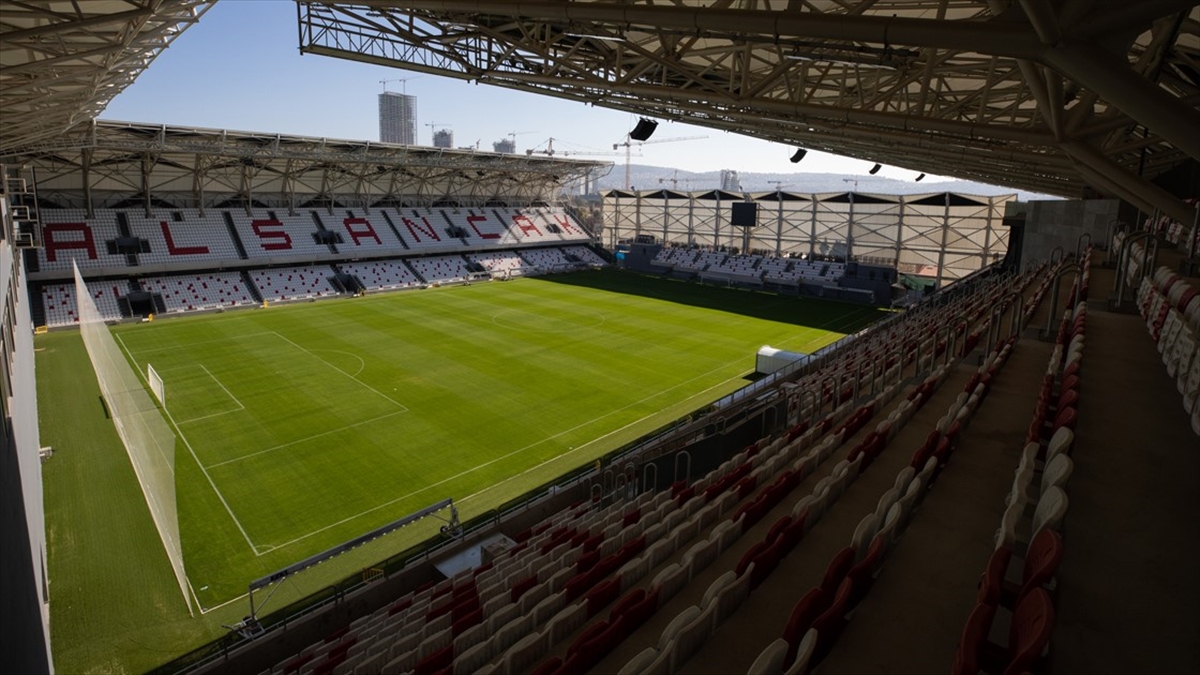 Futbolseverler Alsancak Mustafa Denizli Stadı İle Yeni Bir Modern Stada Kavuşuyor