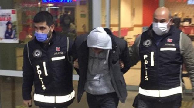 Yaşlı kadını 3 milyon lira dolandıran zanlı suçüstü yakalandı