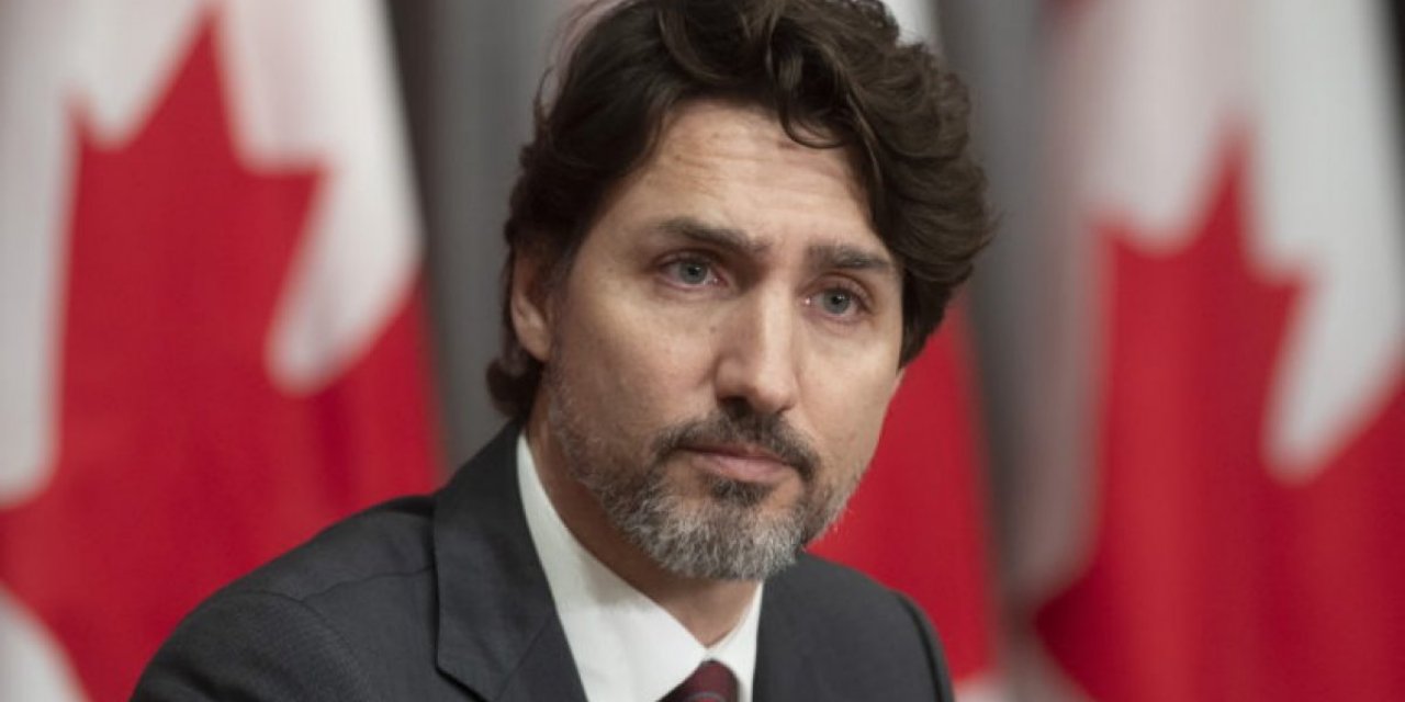 Kanada Başbakanı, başı kapalı öğretmenin okuldan atılmasına tepki gösterdi