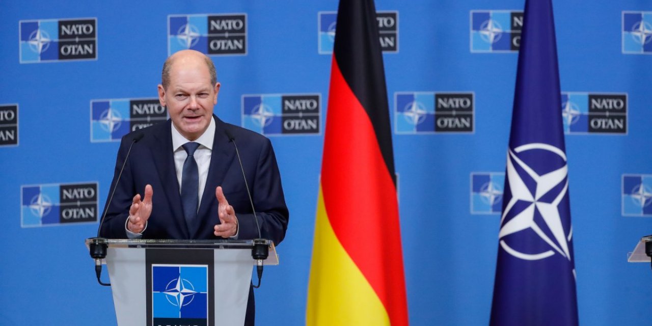 Almanya'nın yeni başbakanı NATO'yu ziyaret etti